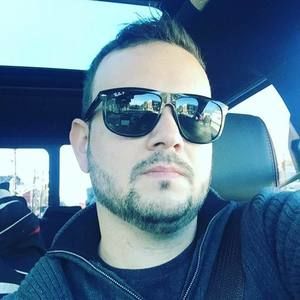 Meet your Posher, Adolfo de